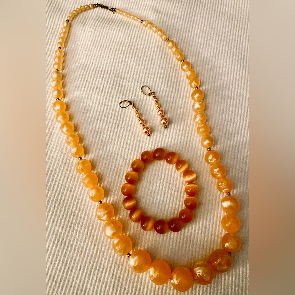 Vintage Monet Pearlescent Lucite Bead Necklace & matching bracelet & earrings